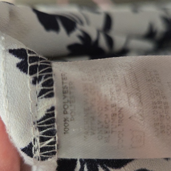 NWT ANN TAYLOR RUFFLE BUTTON TOP - Picture 7 of 10